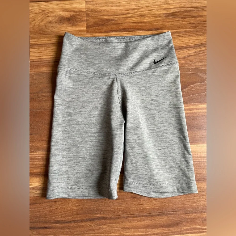 Nike Dri-Fit One 7